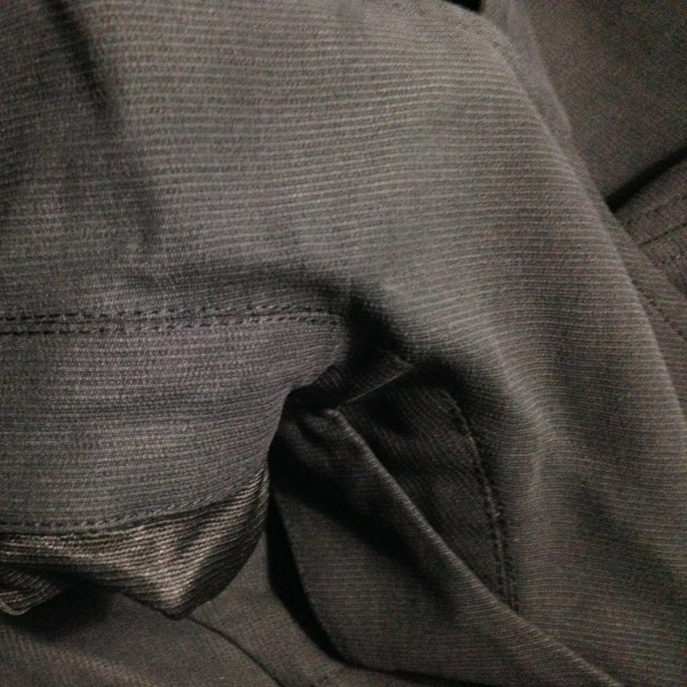 Like New Blazer Nice Thick Material Fits Like M/L Front/Side Hidden Pockets - Picture 11 of 16
